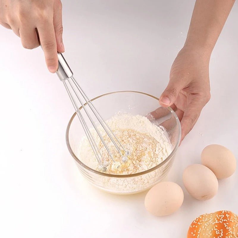 remuer pate crepe avec fouet