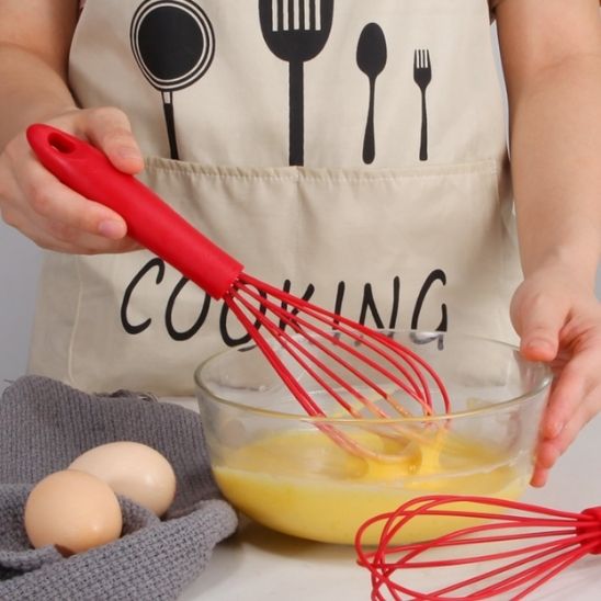 battre des oeufs avec fouet