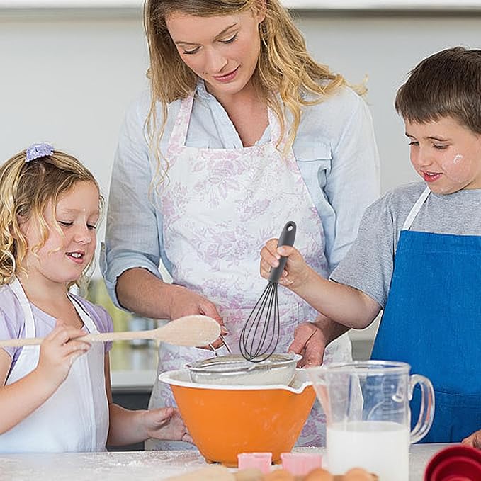 preparer gateau en famille avec fouet