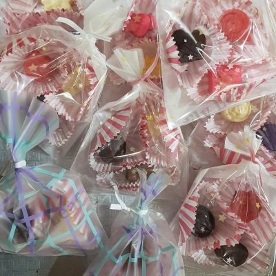 friandises colorees avec moules en silicone