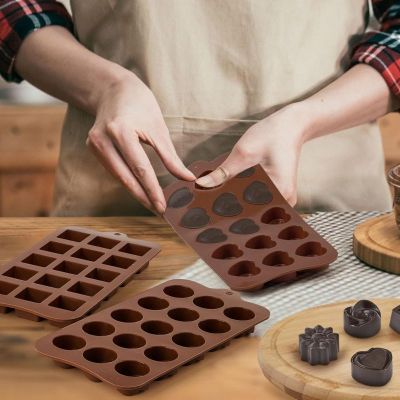 demoulage facile de bonbons chocolats avec moules en silicone