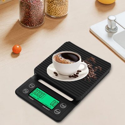 nana pese tasse avec balance cuisine