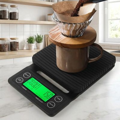nana pese tasse cafe avec balance cuisine