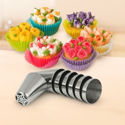 maman cree roses avec douille patisserie pour decorer cupcakes