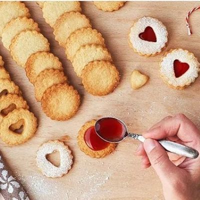 emporte piece mettre confiture sur biscuit