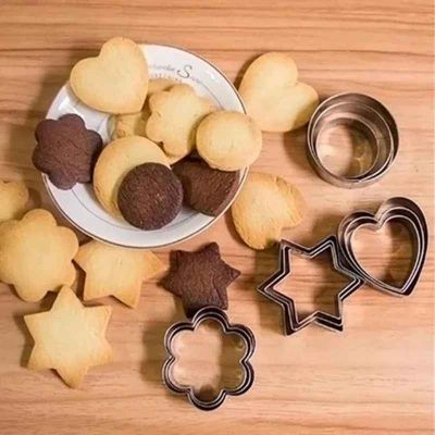 nana decoupe biscuits etoile avec emporte-pièces pour biscuits