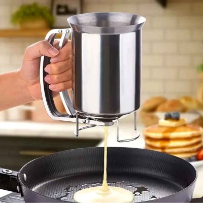 doser pate a crepe avec entonnoir a piston