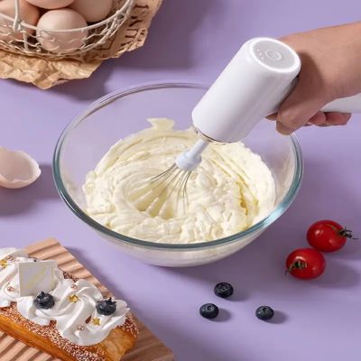 mama mélange crème beurre avec fouet electrique