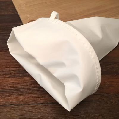 maman nettoie poche a douille a l eau