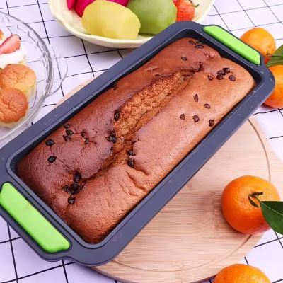 cake chocolat dans moule à cake en silicone
