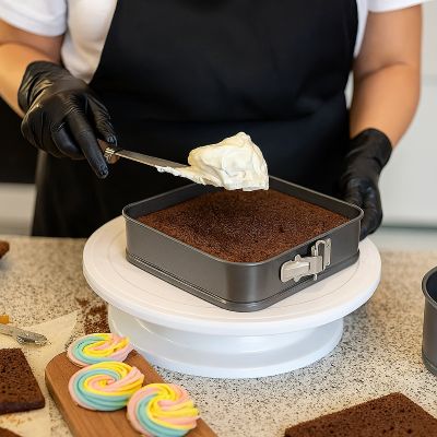 mettre garniture sur moule a gateau carre