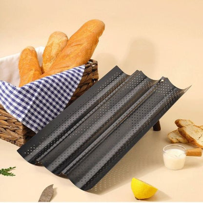 nana achete moule a pain perfore trois cavites