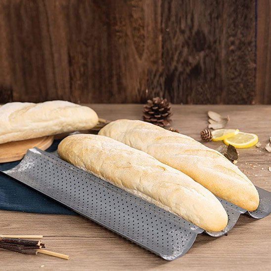 nana cuit pain olive dans moule a pain perfore