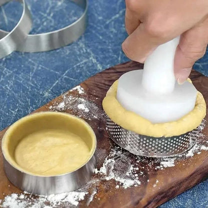 façonner pate tarte avec moule gateau