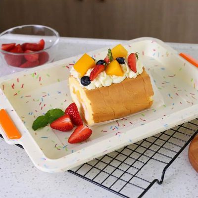 cuire gâteau roulé dans moule silicone rectangulaire