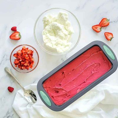 maman met creme glacee dans moule silicone