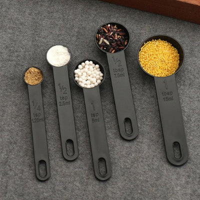 nana detache cuillre doseuse de son anneau