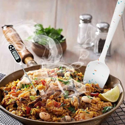 nana melange paela sur feu avec maryse