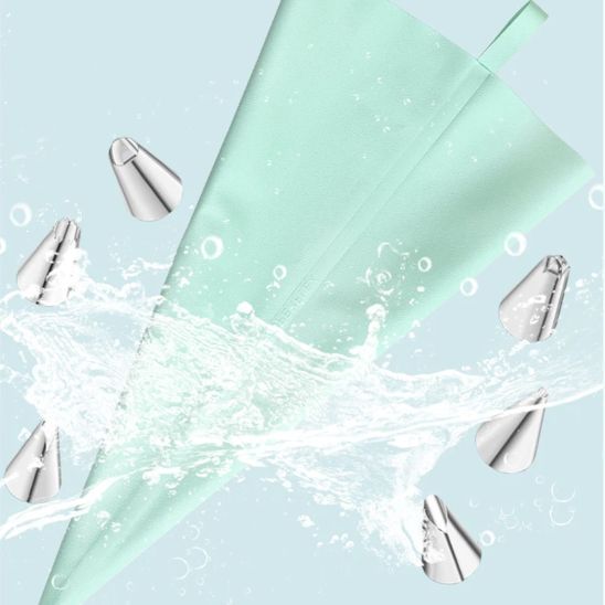 nana nettoie kit patisserie avec eau