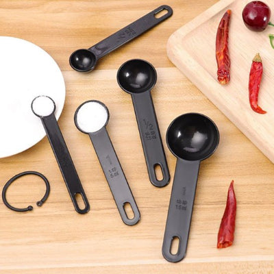 nana rempli cuillre doseuse petite de sel