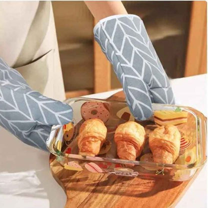 nana retir plat du four avec gant de cuisine