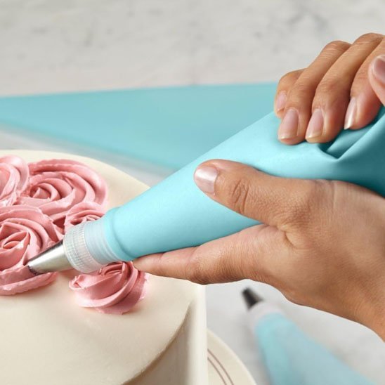 maman cree rosaces creme beurre avec poche a douille