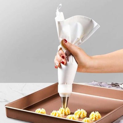 maman cree rosaces gateau avec poche a douille