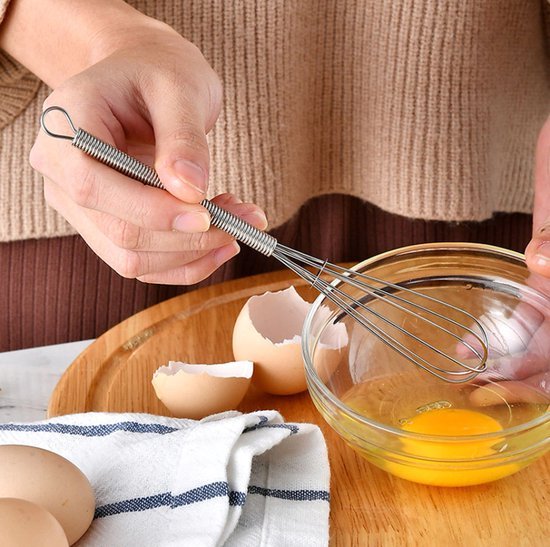 preparer une omelette avec  fouet