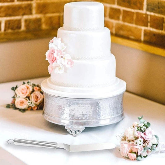 soulever gateau mariage avec spatule coudee
