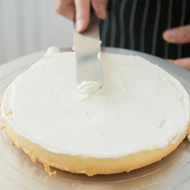 egaliser creme avec spatule coudee