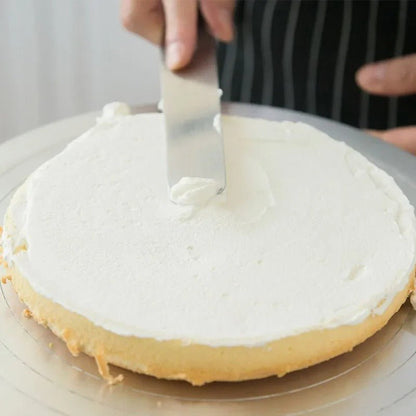egaliser creme avec spatule coudee