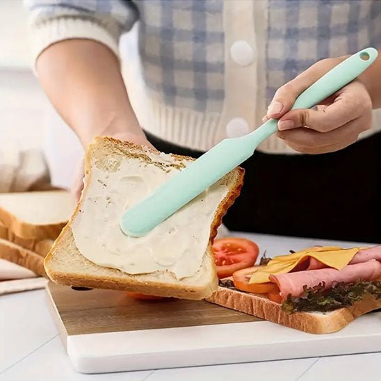 etaler creme avec spatule