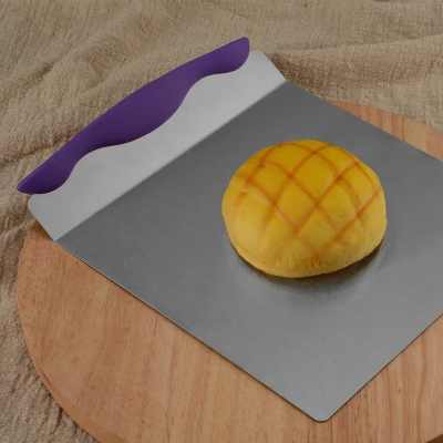 nana decore gateau sur spatule patisserie